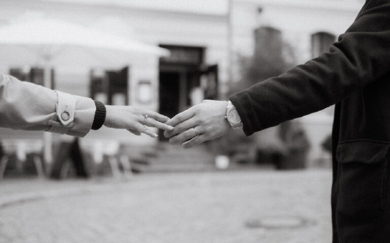 Is It Better To Divorce Or Stay Unhappily Married