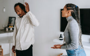 My husband hates me but won t leave- Reasons, signs - Better Marriage