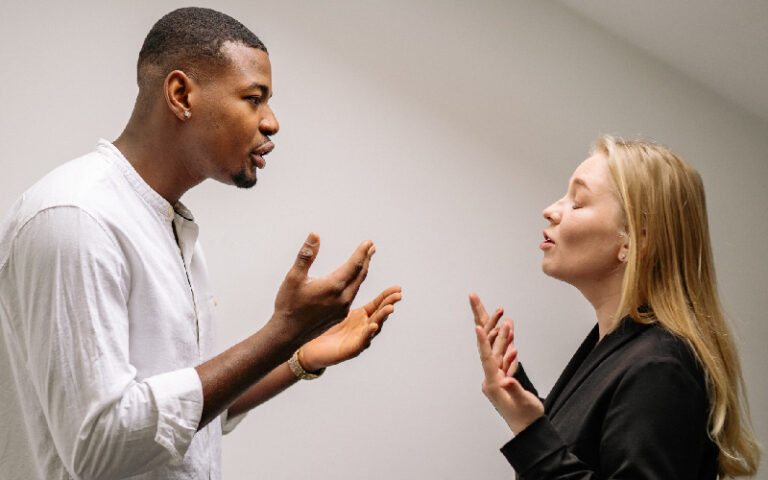 HOW DO YOU KNOW WHEN A RELATIONSHIP CAN’T BE SAVED